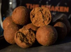 Vital Baits Boilies The Kraken 24mm (5kg) -Sportvissen Winkel 09692400be47237f